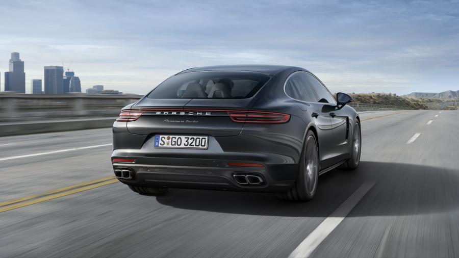  Porsche Panamera Turbo 2016 года  (фото 41 из 53)